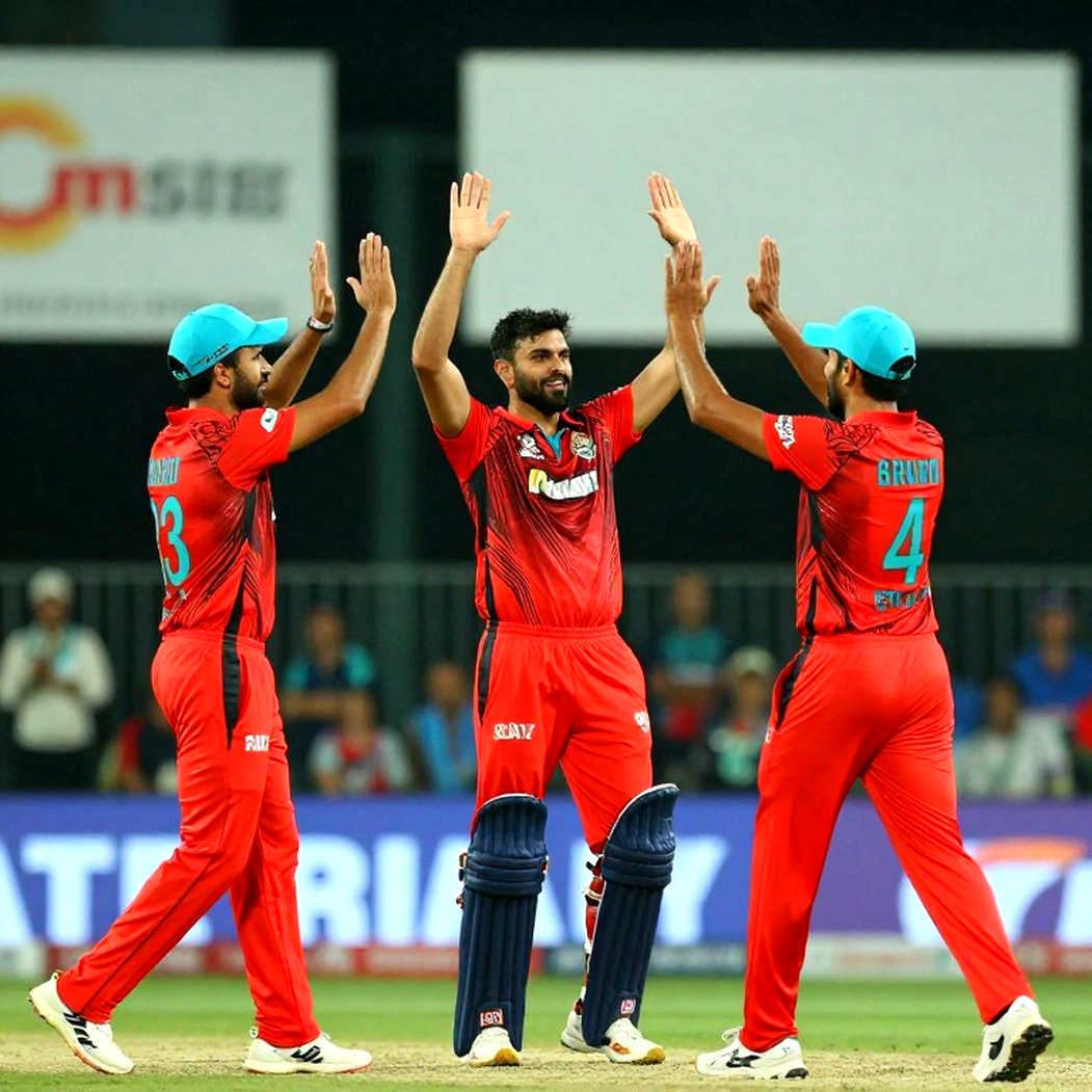 খালি নোটবুকের আট স্তর: এশিয়ার ক্রিকেট বিশ্লেষণ যখন তথ্যহীনতা স্বীকার করে