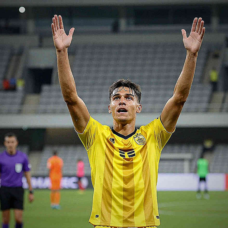 A Different Kind of Clasico: Barcelona and Real Madrid's Quiet Wait for Haaland A Different Kind of Clasico: Barcelona and Real Madrid's Quiet Wait for Haaland