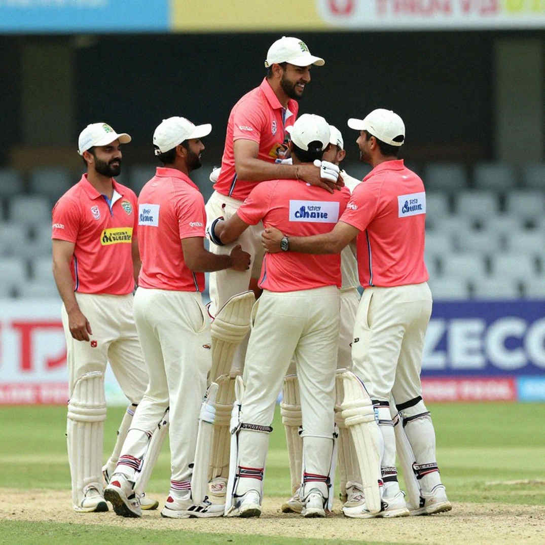 ঋণ-চুক্তির ছায়ায় জানুয়ারি উইন্ডো: যে অঙ্কগুলো ক্লাবের ভবিষ্যৎ লুকিয়ে রাখে
