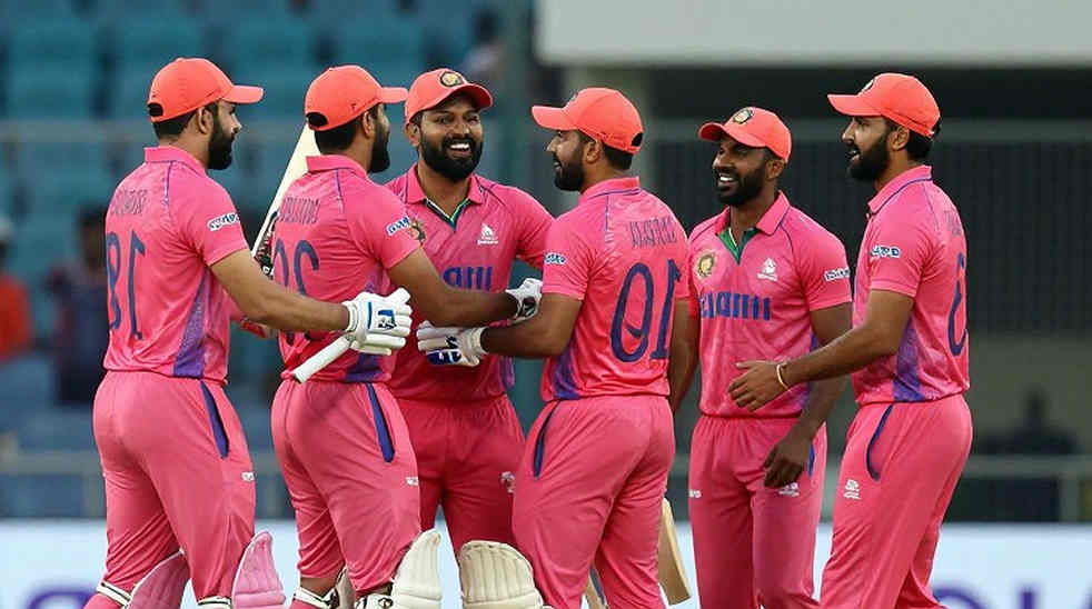 কোহলি-রোহিত ছাড়া রাহানের একাদশ: স্মৃতির মানচিত্রে যেখানে পরিসংখ্যান ঢোকে না কোহলি-রোহিত ছাড়া রাহানের একাদশ: স্মৃতির মানচিত্রে যেখানে পরিসংখ্যান ঢোকে না