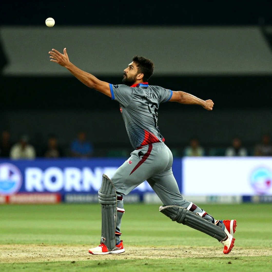 উপসাগরের গ্যালারি: ভাড়া করা স্টেডিয়ামে যে দেশ বাস করে