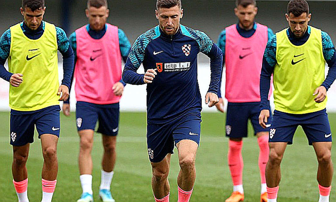 বেশিকতাশের গোপন মোশন: ট্রসার্ডের ফিরতি আর ভ্লাহোভিচের অজ্ঞাত পথ বেশিকতাশের গোপন মোশন: ট্রসার্ডের ফিরতি আর ভ্লাহোভিচের অজ্ঞাত পথ