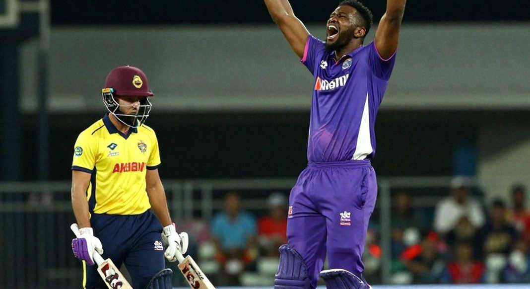 টাকা, চুক্তি আর চাপা পড়া মাঠ: এশিয়ার ক্রিকেট ট্রান্সফার উইন্ডোয় দাম ঠিক করে কে টাকা, চুক্তি আর চাপা পড়া মাঠ: এশিয়ার ক্রিকেট ট্রান্সফার উইন্ডোয় দাম ঠিক করে কে