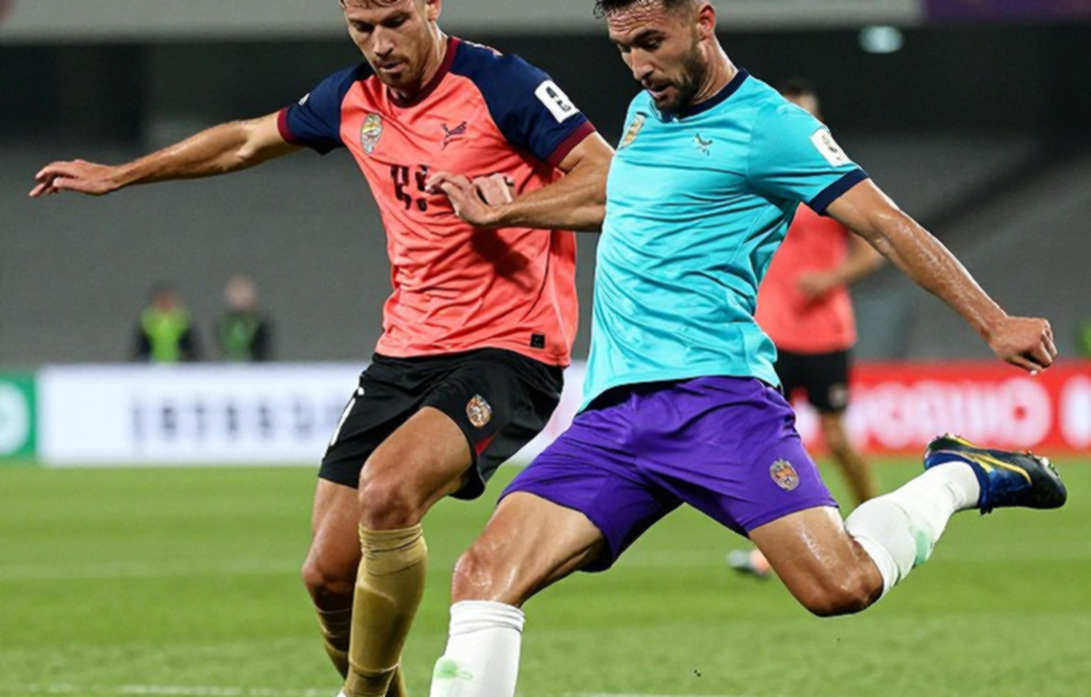 Weight and Luck: The Real Story Behind Osimhen's Overturned Penalty Is Lille's Defensive Philosophy Weight and Luck: The Real Story Behind Osimhen's Overturned Penalty Is Lille's Defensive Philosophy