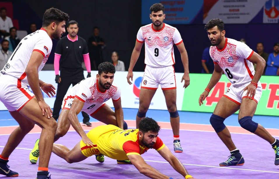 তিনটি অল-আউট, চারটি বোনাস, একটা অনুপস্থিত লিগ: ৪৮-২৪-এর ভেতরের কাবাডি তিনটি অল-আউট, চারটি বোনাস, একটা অনুপস্থিত লিগ: ৪৮-২৪-এর ভেতরের কাবাডি