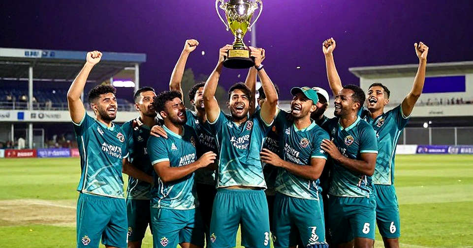 কেপ টাউনের আগে কামিন্সের ধাঁধা: ব্যাটিংয়ে ‘অতিরিক্ত অপশন’ আর এক টেস্টের ছোট নমুনার বড় সিদ্ধান্ত কেপ টাউনের আগে কামিন্সের ধাঁধা: ব্যাটিংয়ে ‘অতিরিক্ত অপশন’ আর এক টেস্টের ছোট নমুনার বড় সিদ্ধান্ত