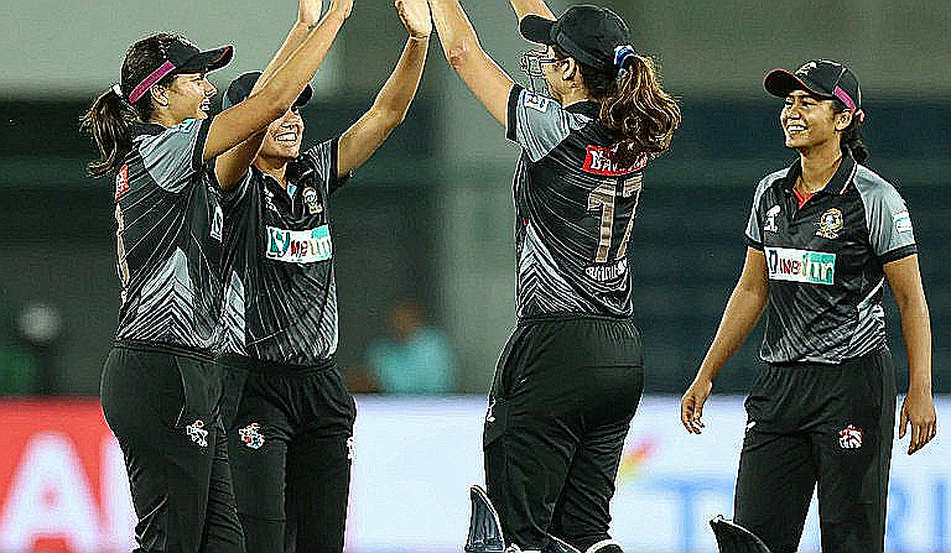 আমির জাঙ্গুর টি-টোয়েন্টি ডাক: ওয়ানডের আলোয় টি-টোয়েন্টির ছায়া আমির জাঙ্গুর টি-টোয়েন্টি ডাক: ওয়ানডের আলোয় টি-টোয়েন্টির ছায়া