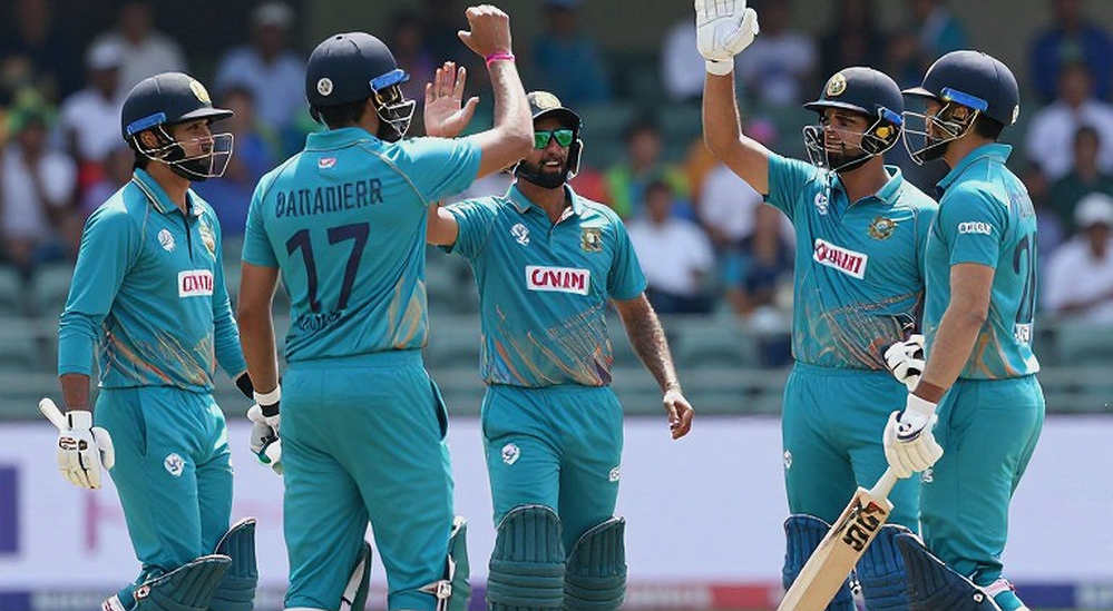 মাঝের ওভারের নীরব খাতা: টি-টোয়েন্টি বিশ্বকাপে ৭ থেকে ১৫ ডেলিভারিই দল বদলে দেয় মাঝের ওভারের নীরব খাতা: টি-টোয়েন্টি বিশ্বকাপে ৭ থেকে ১৫ ডেলিভারিই দল বদলে দেয়